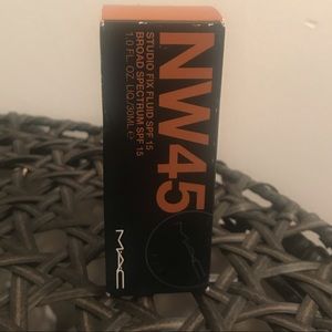 Brand New and unused MAC NW45 studio Fix Fluid